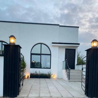 فروش ویلای همکف مدرن ۲ خواب مستر با حیاط در شمال