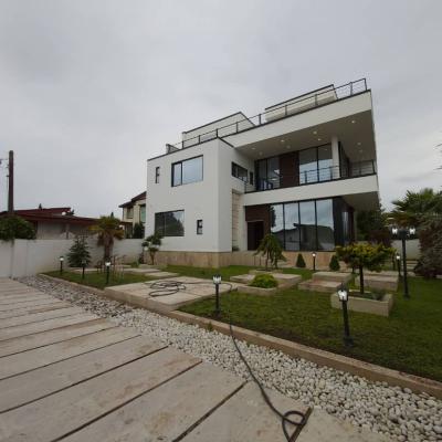 خرید ویلا مدرن با فاصله 300 متری از دریا