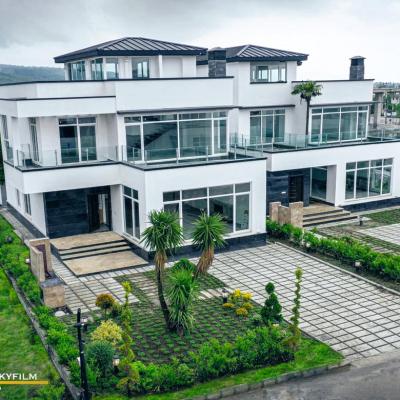 ویلا لاکچری داخل شهرک برند