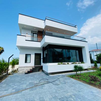 خرید ویلا لوکس با استخر سر پوشیده