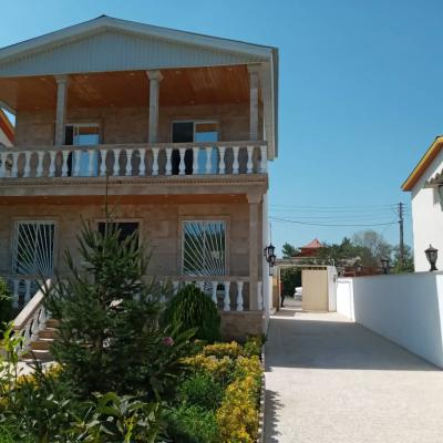 ویلا دوبلکس با حیاط زیبا