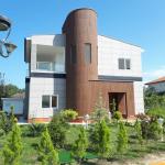 ویلا داخل شهرک نزدیک شهر و دریا