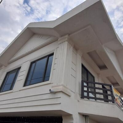 فروش ویلا ساحلی استخردار