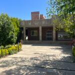 ویلا باغ نما مدرن سند با تک برگ