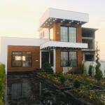 ویلا نیم پیلوت با طراحی نما مدرن