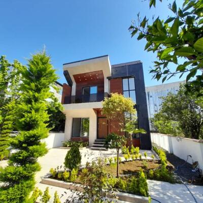 ویلا تریبلکس سنددار با ۴ خواب مستر