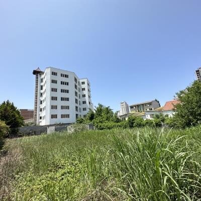 زمین ۷۳۵ متری خط دریا با ۲۱ متر بر