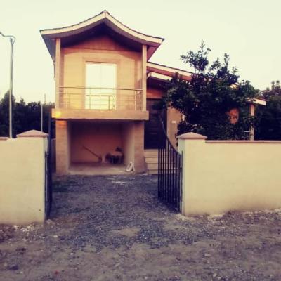 خرید ویلا نیم پیلوت شیک جنگلی
