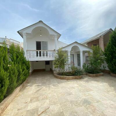 ویلا نیم پیلوت نما رومی موقعیت خوش نشین