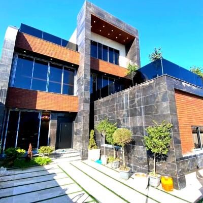 خرید ویلا چهار خواب با استخر داخلی و روف با دید جنگل