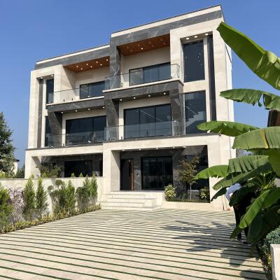 ویلا تریبلکس با استخر و جکوزی سرپوشیده