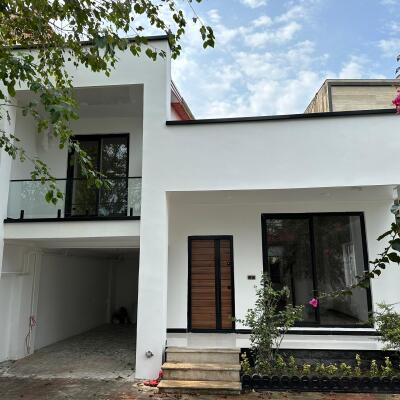 ویلا نیم پیلوت با دسترسی عالی