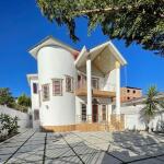 ویلا دوبلکس با مدارک تکمیل و نزدیک جاده اصلی