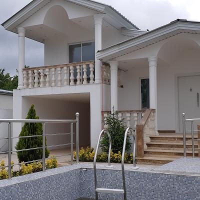 ویلا نیم پیلوت استخردار