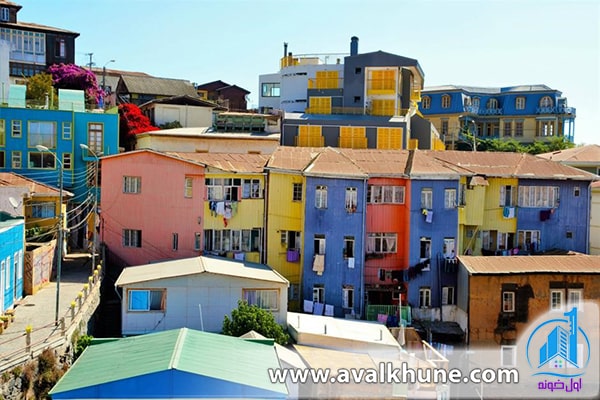 خانه‌های رنگارنگ در تپه، والپارایزو، شیلی