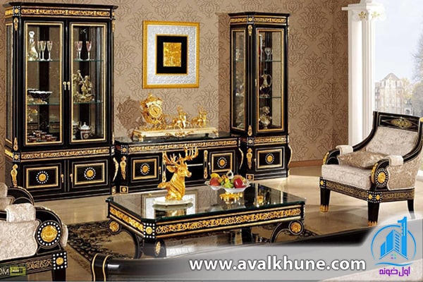ترکیب رنگ سیاه و طلایی برای طراحی اتاق نشیمن لاکچری ویلا